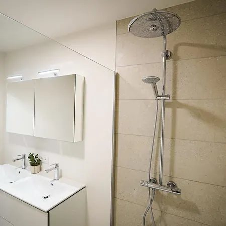 Huswell - Beautiful With Communal Pool And Gym Ostend