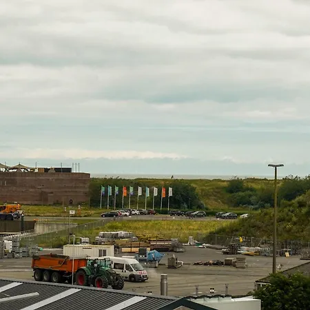 Huswell - Beautiful With Communal Pool And Gym Estalagem Ostend