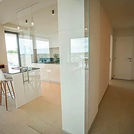 Huswell - Beautiful With Communal Pool And Gym 여관