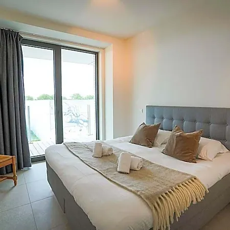 Huswell - Beautiful With Communal Pool And Gym オステンド