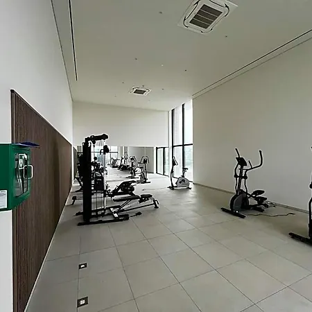 Huswell - Beautiful With Communal Pool And Gym 여관