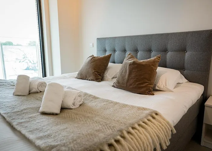 Huswell - Beautiful With Communal Pool And Gym Herberg *