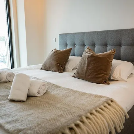 Huswell - Beautiful With Communal Pool And Gym Fogadó *